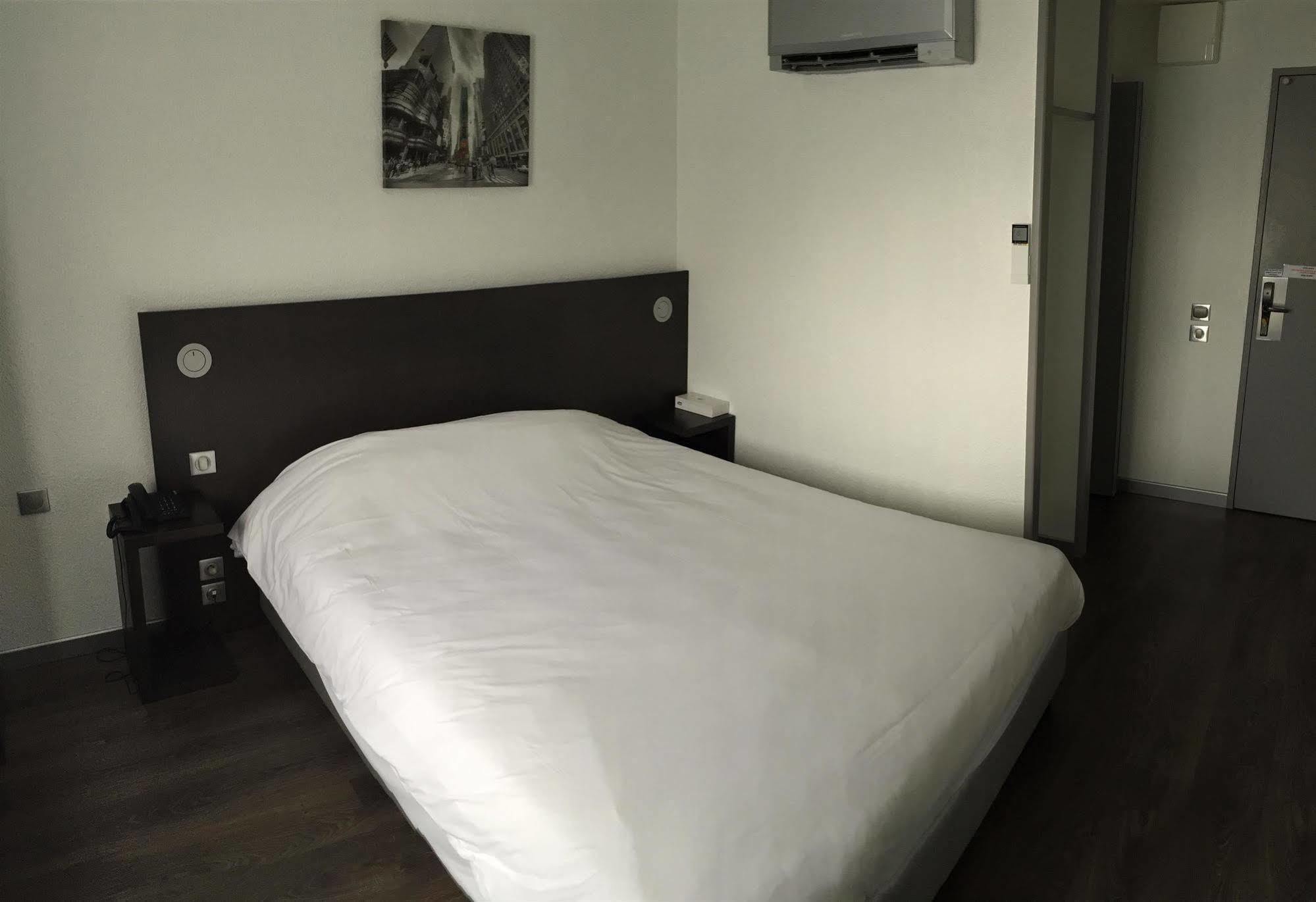 Regourd Hotel Cahors Esterno foto